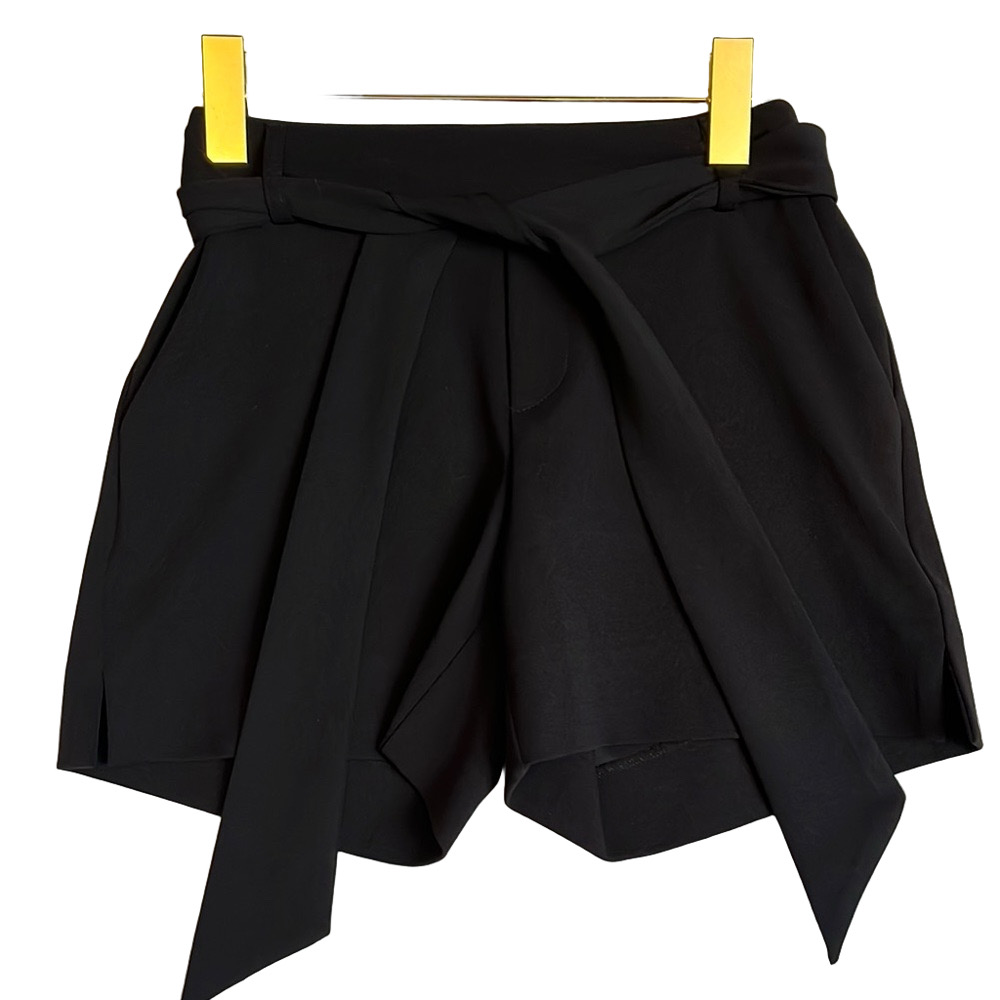 ILTM Chic Black High Waist Pull On Shorts